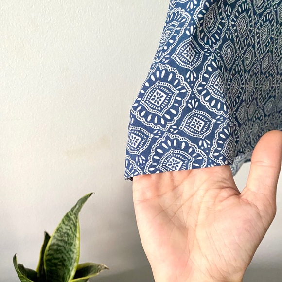 Cross-back Paisley Tank Top - Picture 3 of 6